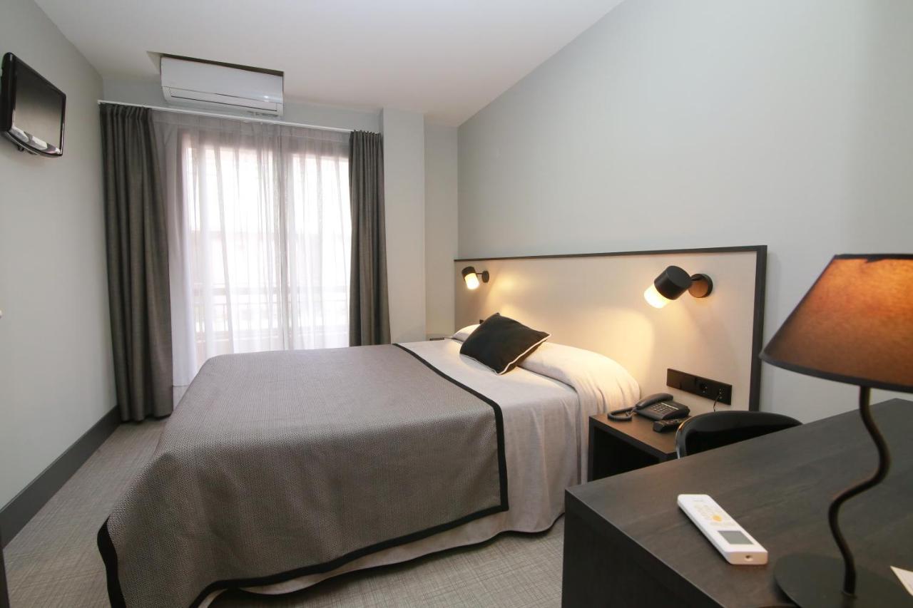 Hotel Esplugues Esplugues de Llobregat Extérieur photo